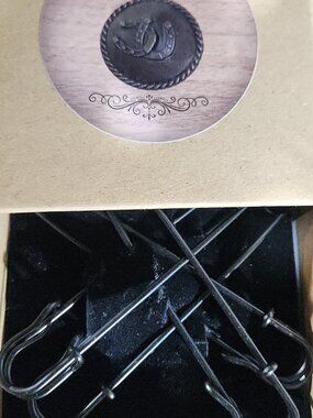 SATIN BLACK BLANKET PINS set of 4 NEW in box by RANCHDUNRIGHT